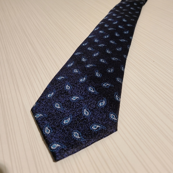 Blue Paisley 100% Silk Tie from Daniel Hechter - Picture 5 of 5